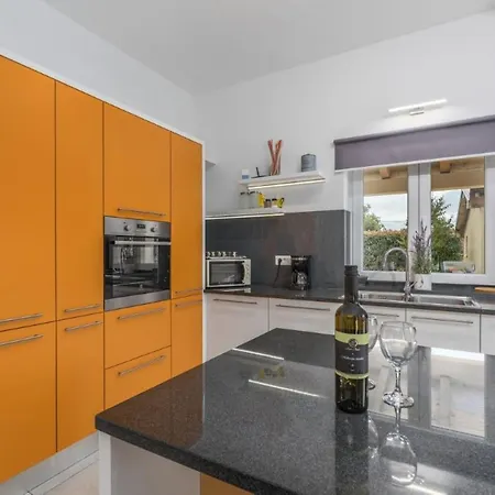 Terezija By Interhome Tinjan